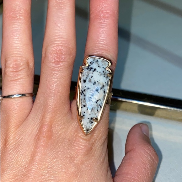 Kendra Scott Jewelry - Kendra Scott Gold Ring with White Marble Stone